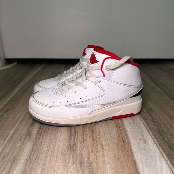 Nike AIR Jordan 2 Retro DQ8563-101 White Red Green Toddler Size 10C - Picture 1 of 10
